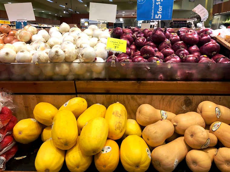 ホールフーズの野菜売り場