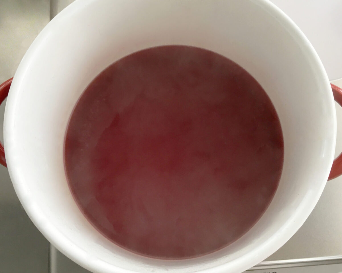 赤紫蘇を鍋から取り出した後